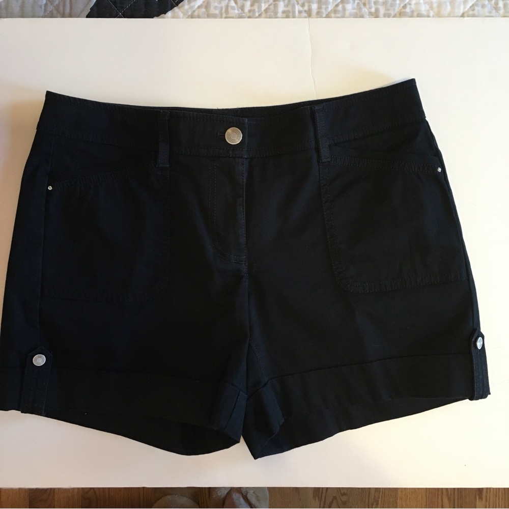 WHBM Size 4 Black Cargo Shorts